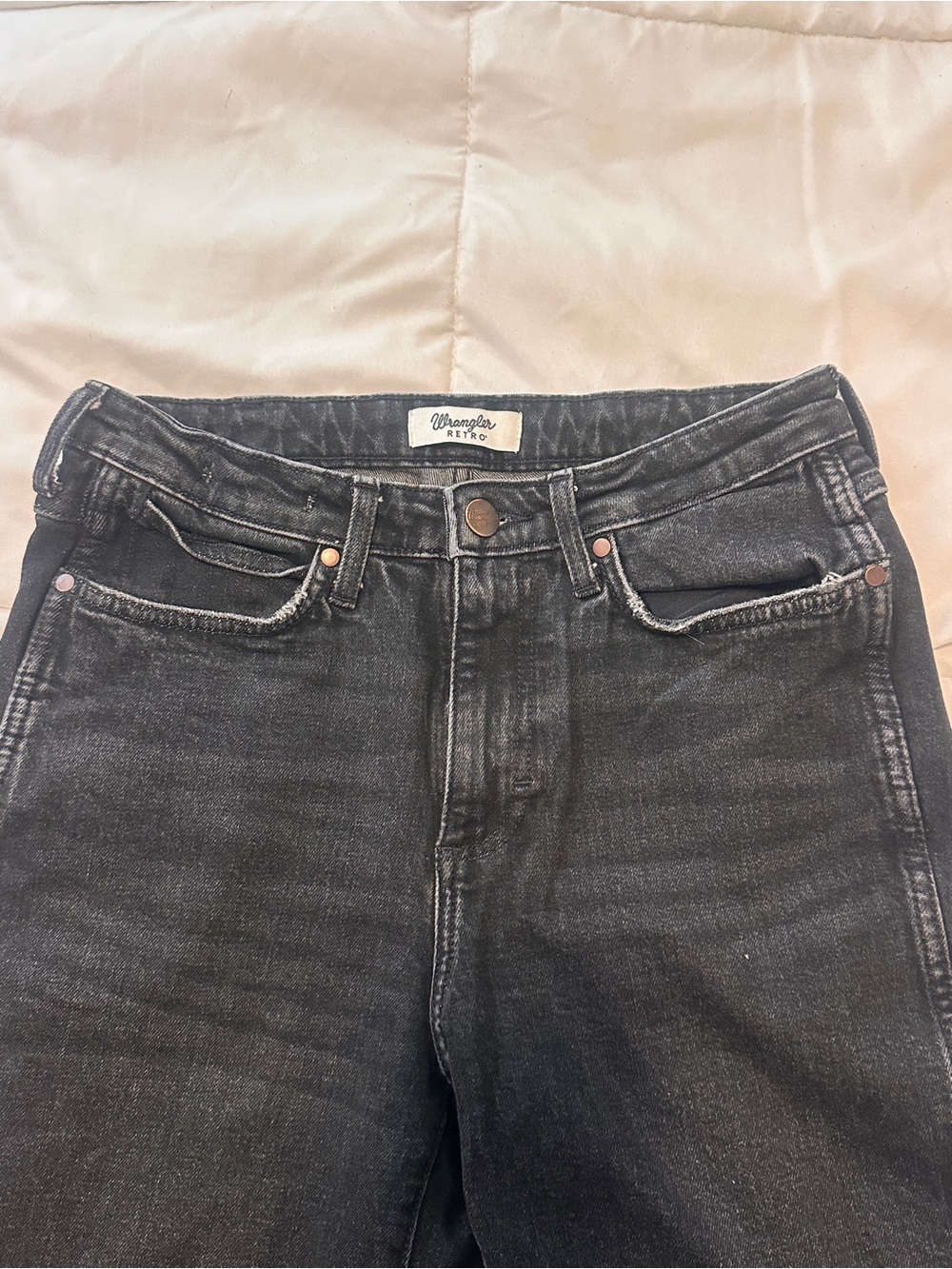 Wrangler High-Rise Jeans in Black Wash